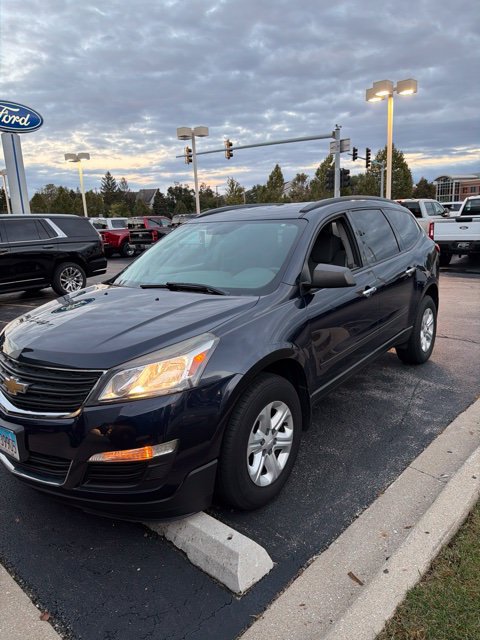 Used 2015 Chevrolet Traverse LS FWD image 1