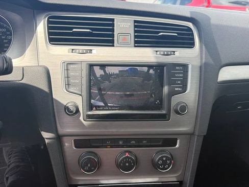 Used 2016 Volkswagen Golf S FWD image 16