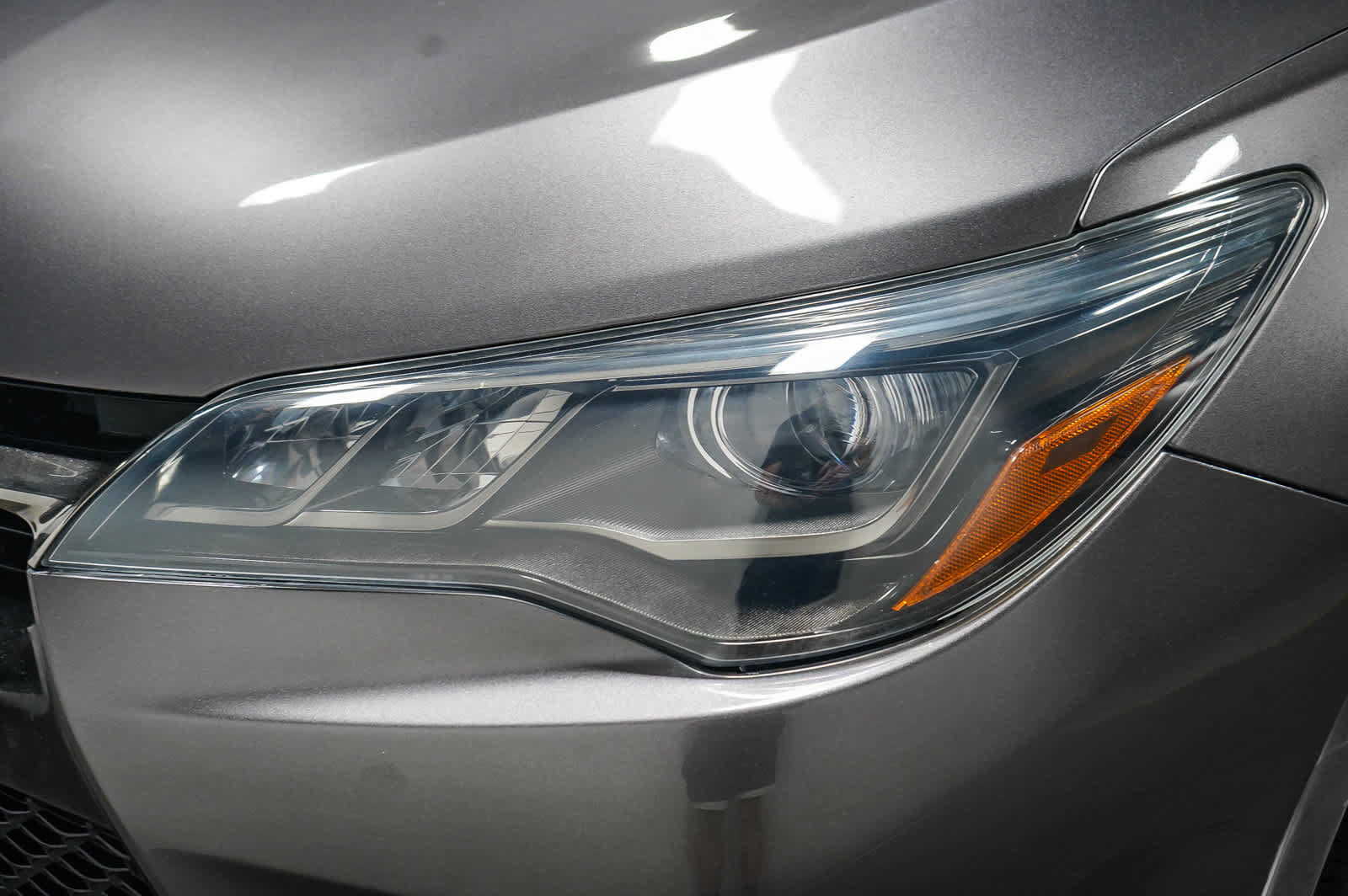 Used 2015 Toyota Camry XSE FWD image 9
