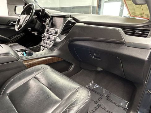 Used 2020 Chevrolet Suburban LT RWD image 56