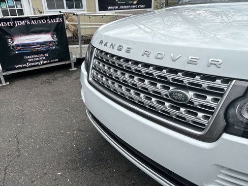 Used 2017 Land Rover Range Rover HSE image 14