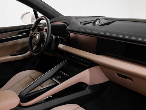 New 2025 Porsche Macan Turbo Electric image 21