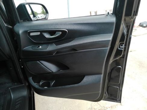 Used 2023 Mercedes-Benz Metris Passenger image 22