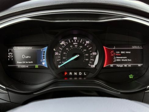 Used 2019 Ford Fusion SE FWD image 30