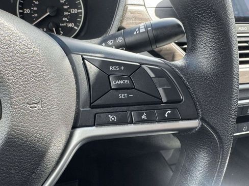 Used 2024 Nissan Altima 2.5 SV FWD image 29