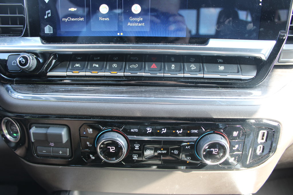 Used 2025 Chevrolet Silverado 1500 LTZ w/ LTZ Premium Package AWD/4WD image 34