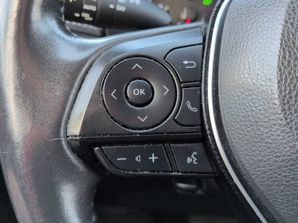 Used 2021 Toyota RAV4 XLE Premium AWD/4WD image 20