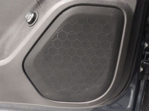 Used 2020 GMC Acadia SLE image 33