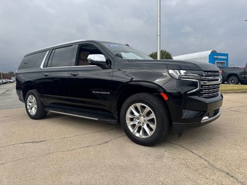 Used 2021 Chevrolet Suburban Premier w/ Premium Package image 8