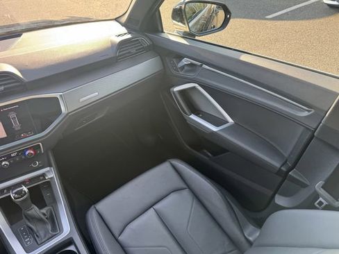 Used 2025 Audi Q3 2.0T Premium image 14