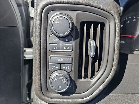Used 2021 Chevrolet Silverado 1500 Custom AWD/4WD image 19