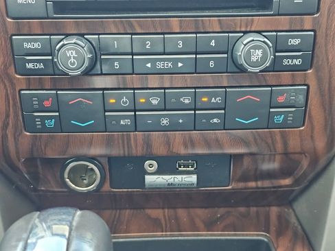 Used 2012 Ford F150 Lariat w/ Lariat Chrome Pkg image 27