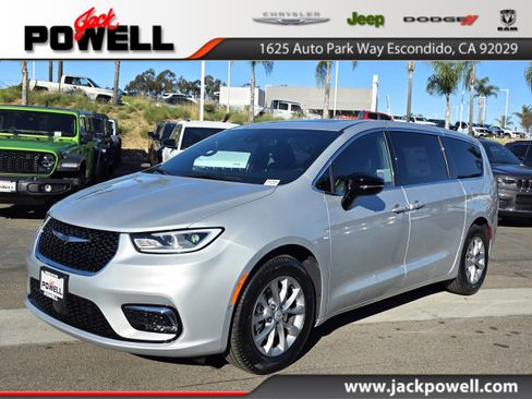 New 2026 Chrysler Pacifica Limited image 1