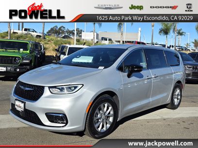 New 2026 Chrysler Pacifica Limited