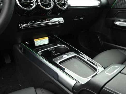 Certified 2025 Mercedes-Benz GLB 250 4MATIC image 13