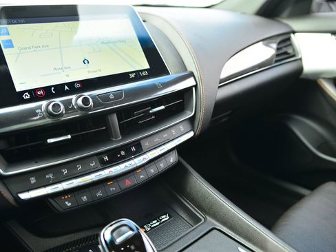 Used 2021 Cadillac CT5 V w/ Premium Package image 17