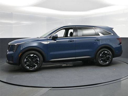 New 2026 Kia Sorento S w/ S Panoramic Sunroof Package image 3