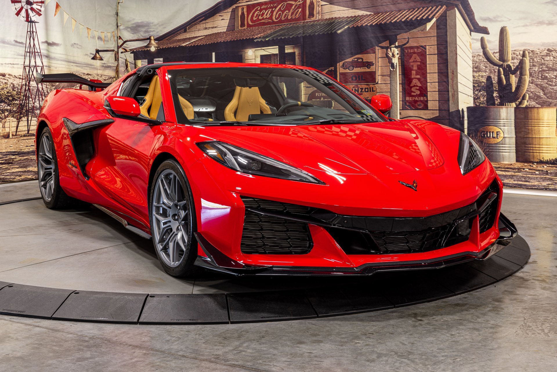 Used 2023 Chevrolet Corvette Z06 w/ Z07 Performance Package RWD image 1