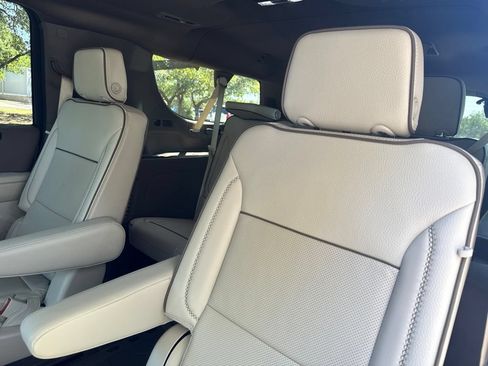 New 2026 GMC Yukon XL Denali w/ Denali Reserve Package AWD/4WD image 24