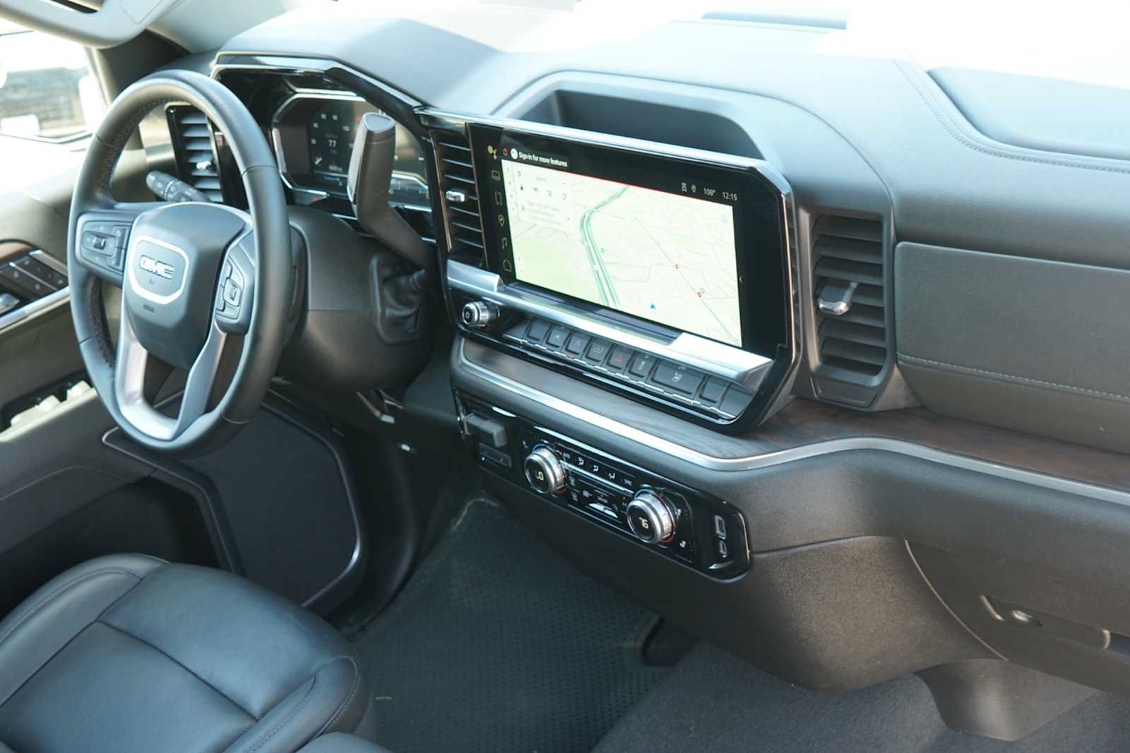 Used 2025 GMC Sierra 1500 SLT AWD/4WD image 24