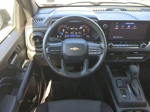 Used 2024 Chevrolet Colorado W/T image 15