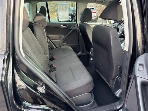 Used 2013 Volkswagen Tiguan S image 11