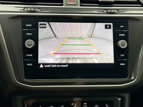 Used 2023 Volkswagen Tiguan SE FWD image 14