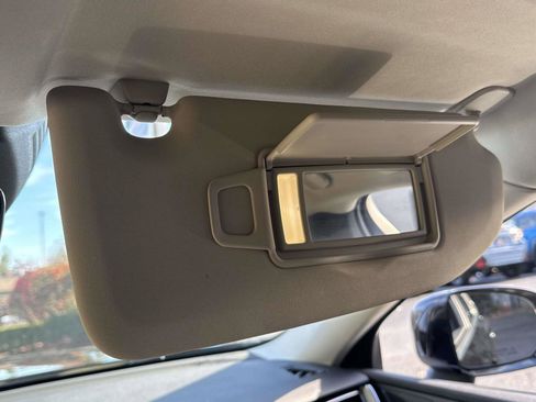 Used 2019 Volvo XC60 T5 Momentum w/ Multimedia Package image 30