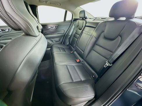 Used 2025 Volvo S60 B5 Core image 27