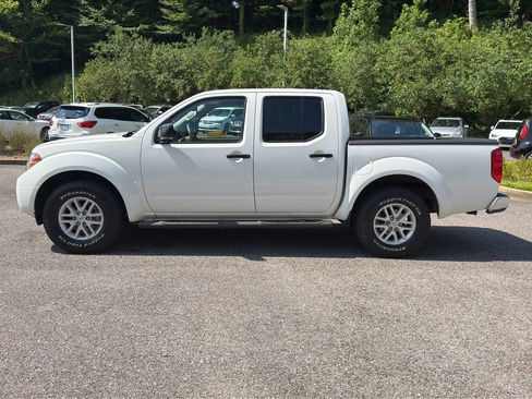 Certified 2018 Nissan Frontier SV w/ Value Truck Package RWD image 6