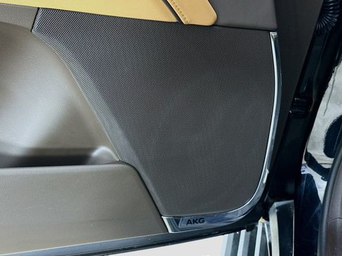 Used 2023 Cadillac Escalade Sport w/ LPO, ONYX Package image 19