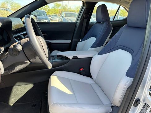 Used 2025 Lexus UX 300h FWD w/ Accessory Package (Z2) image 5