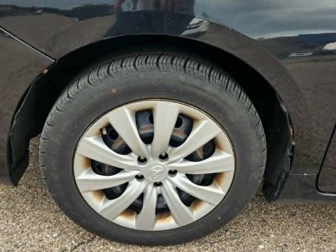 Used 2012 Toyota Corolla LE FWD image 27