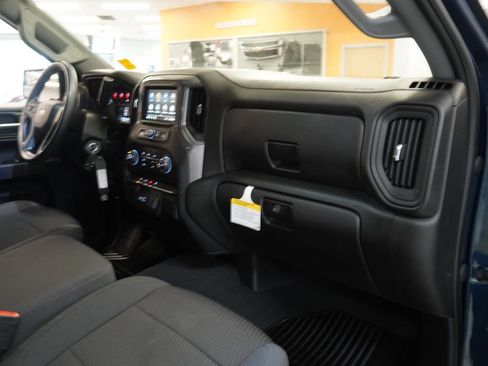 Used 2022 Chevrolet Silverado 1500 Custom AWD/4WD image 33