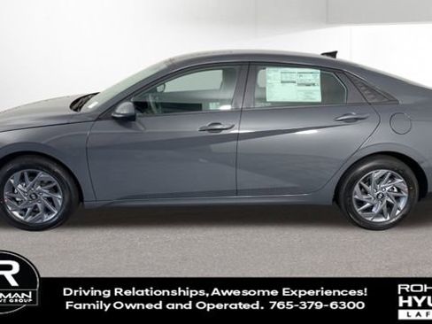 Used 2024 Hyundai Elantra SEL image 6