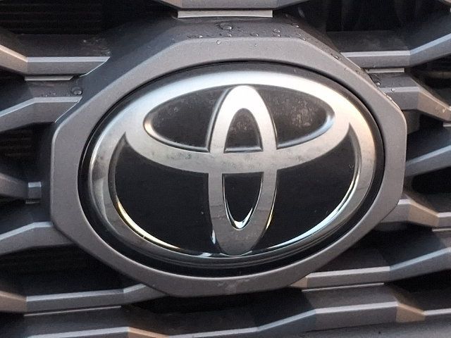 Used 2021 Toyota Tacoma TRD Off-Road AWD/4WD image 6