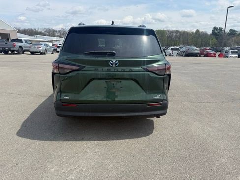 Used 2023 Toyota Sienna LE image 7