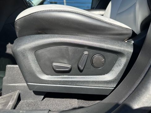 Used 2021 Ford Explorer XLT w/ Equipment Group 202A image 16