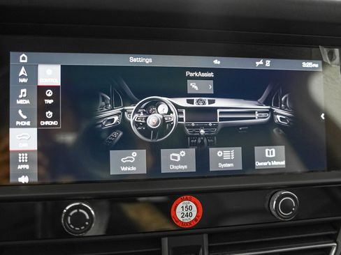Certified 2023 Porsche Macan S AWD/4WD image 25