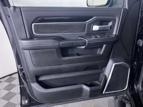 Used 2019 RAM 2500 Laramie w/ Night Edition AWD/4WD image 13