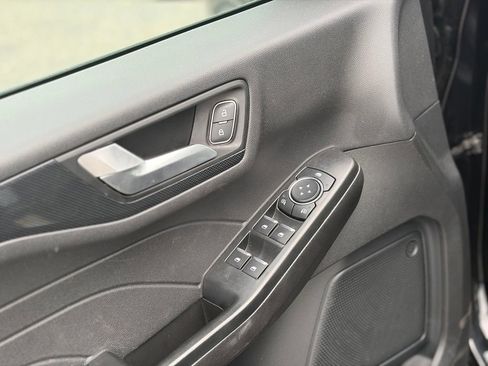 Used 2025 Ford Escape Active AWD/4WD image 18