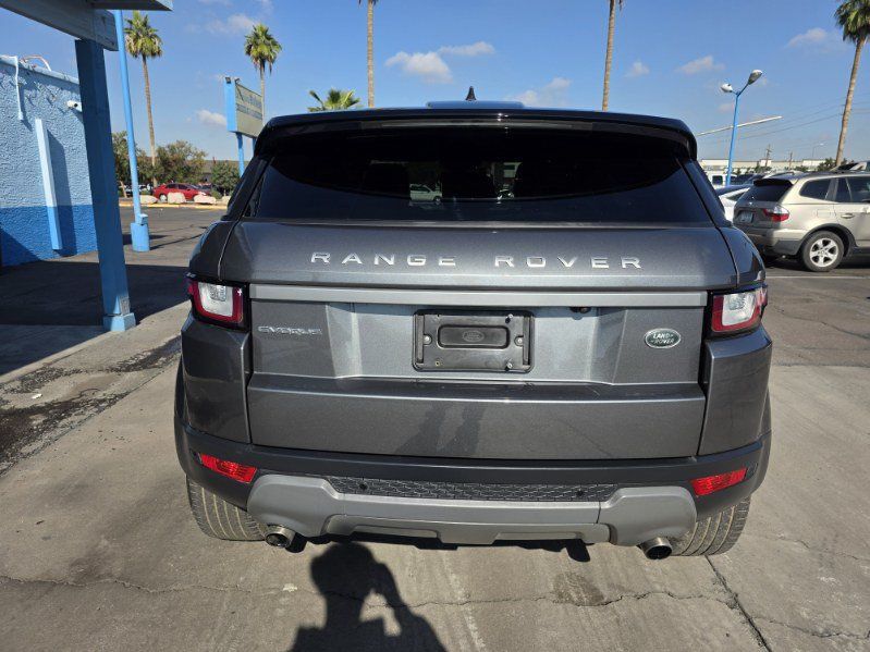 Used 2019 Land Rover Range Rover Evoque SE AWD/4WD image 4