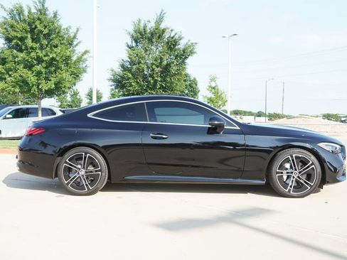 Used 2024 Mercedes-Benz CLE 300 4MATIC Coupe image 10