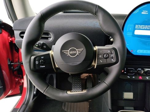 Used 2025 MINI Cooper 2-Door Hardtop image 14