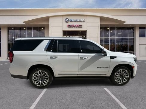 Used 2023 GMC Yukon Denali Ultimate AWD/4WD image 16