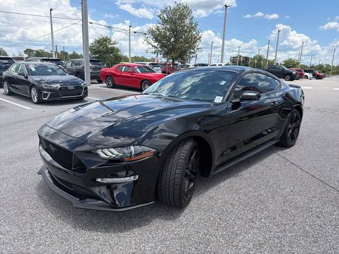 Used 2021 Ford Mustang GT Premium w/ Equipment Group 401A RWD image 3
