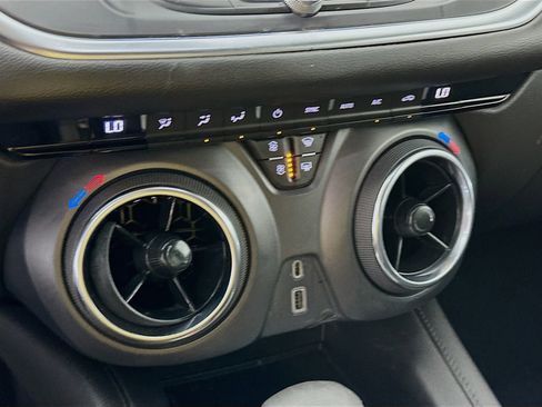 Used 2021 Chevrolet Blazer LT FWD image 15