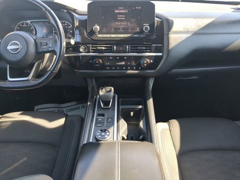 Used 2024 Nissan Pathfinder SV AWD/4WD image 14