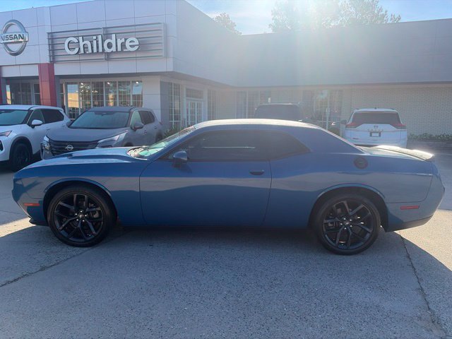 Used 2022 Dodge Challenger SXT w/ Driver Convenience Group RWD image 1