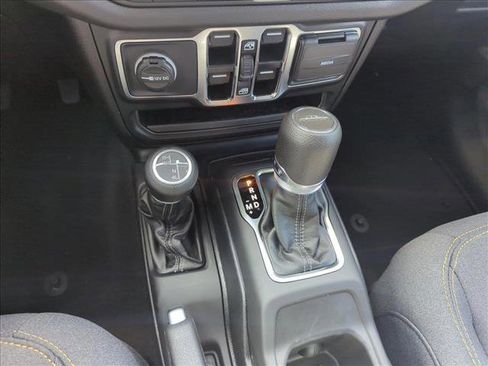 New 2025 Jeep Gladiator Sport image 15